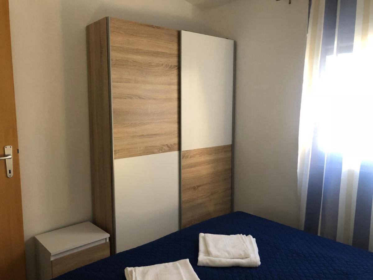 Apartman Luka Vir Apartment Exterior foto