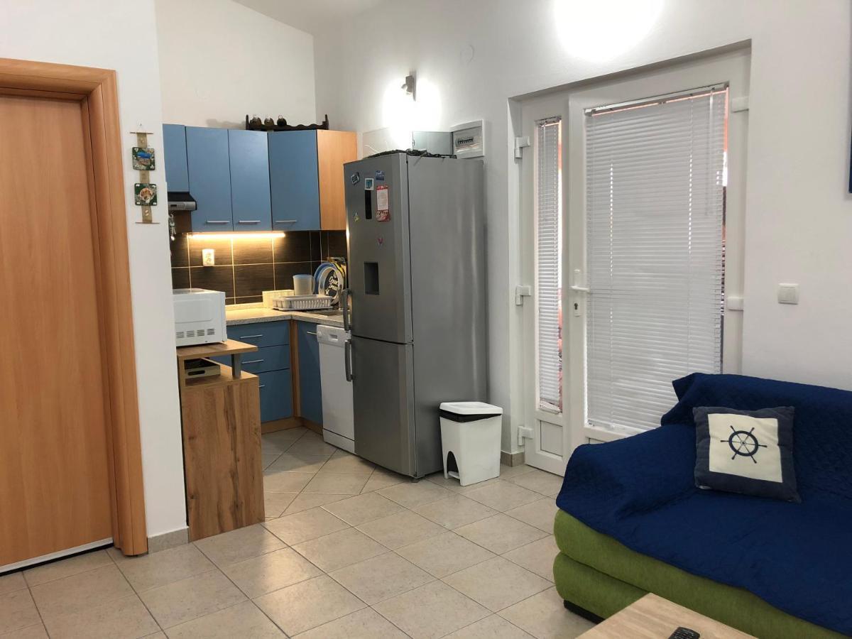 Apartman Luka Vir Apartment Exterior foto